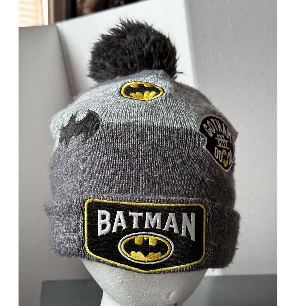 BATMAN KIDS BEANIE HAT‎ DC COMICS BATMAN LOGO GRAY CAP 2T-4T POM POM PATCHES